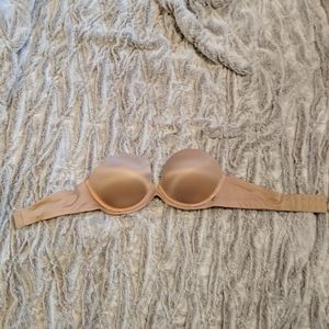 Deep V strapless bra
